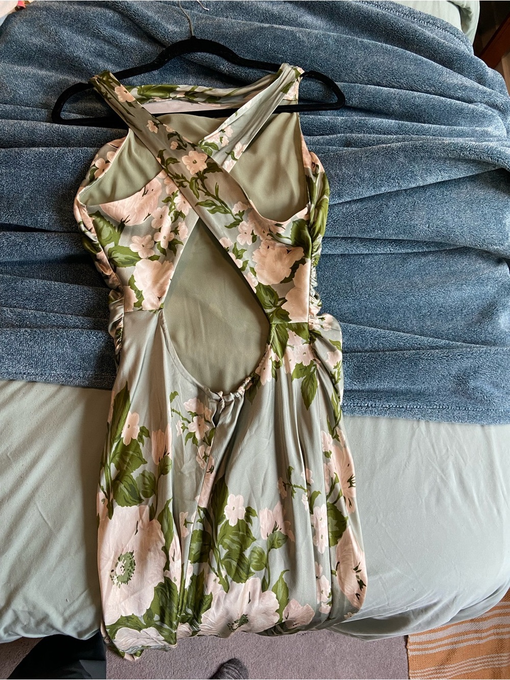 Reformation Anaiis Tarragon Silk Dress Size 8 - Picture 4 of 6